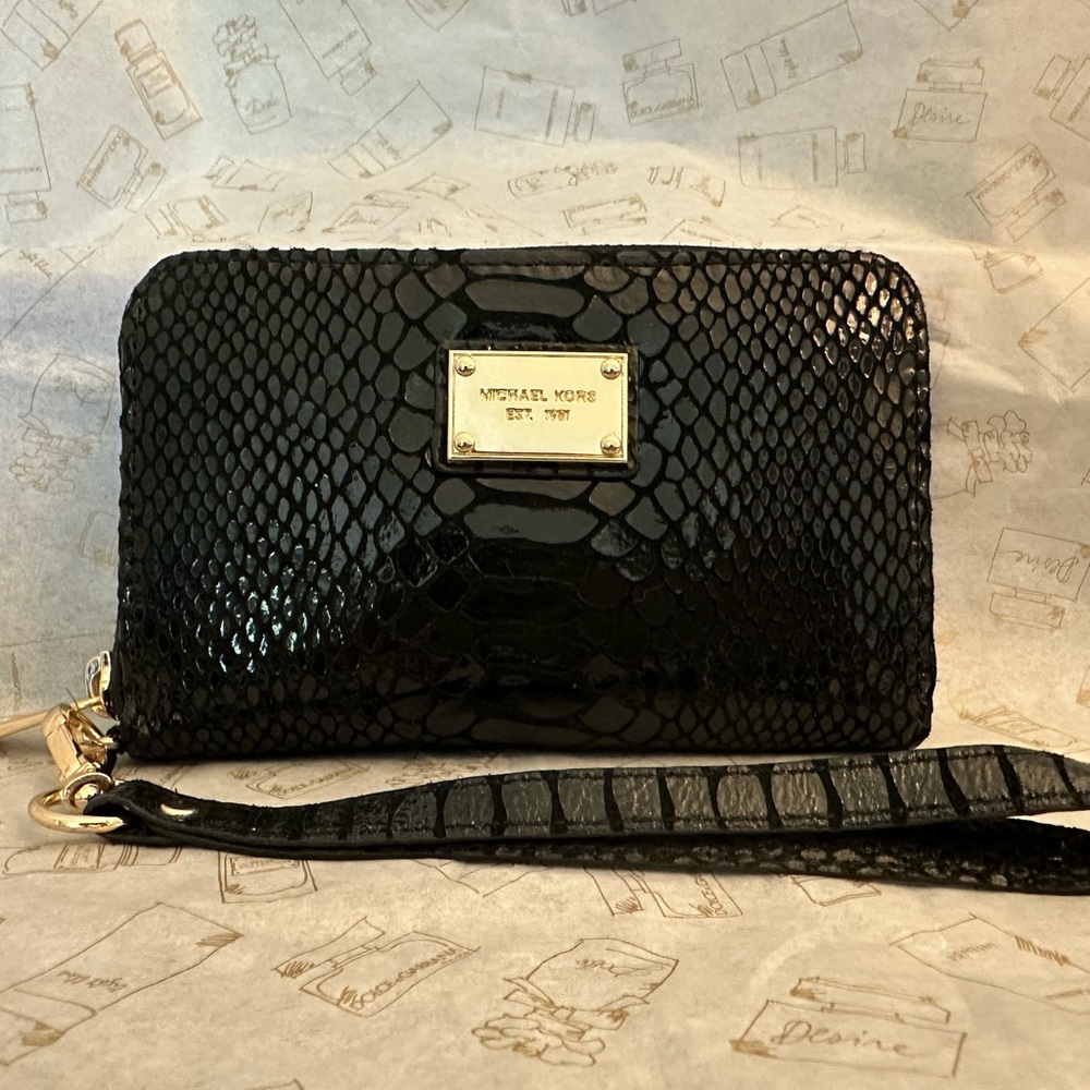 Michael Kors Leather Wrislet